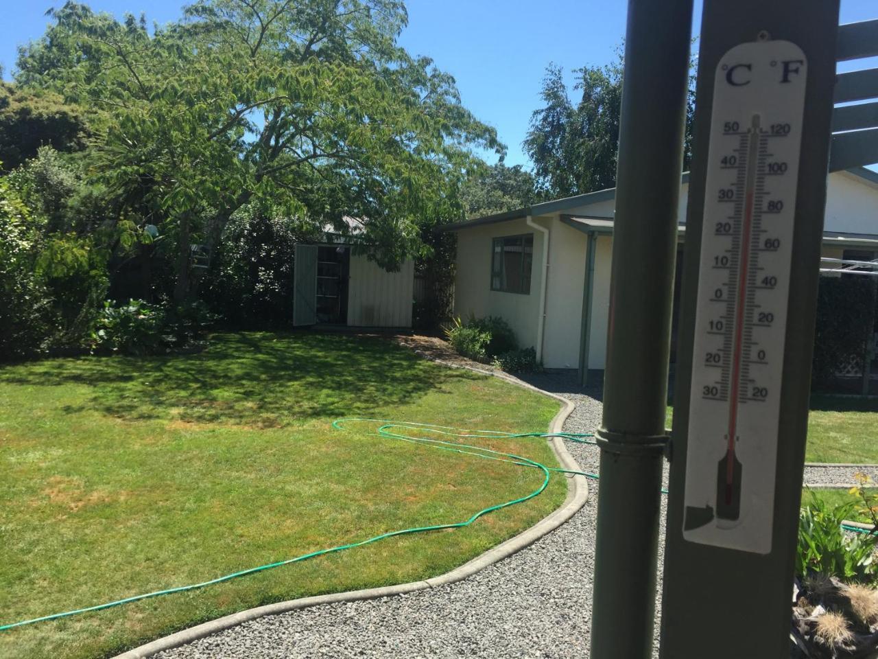 Cosy, Central Greytown Sleepout Exterior photo