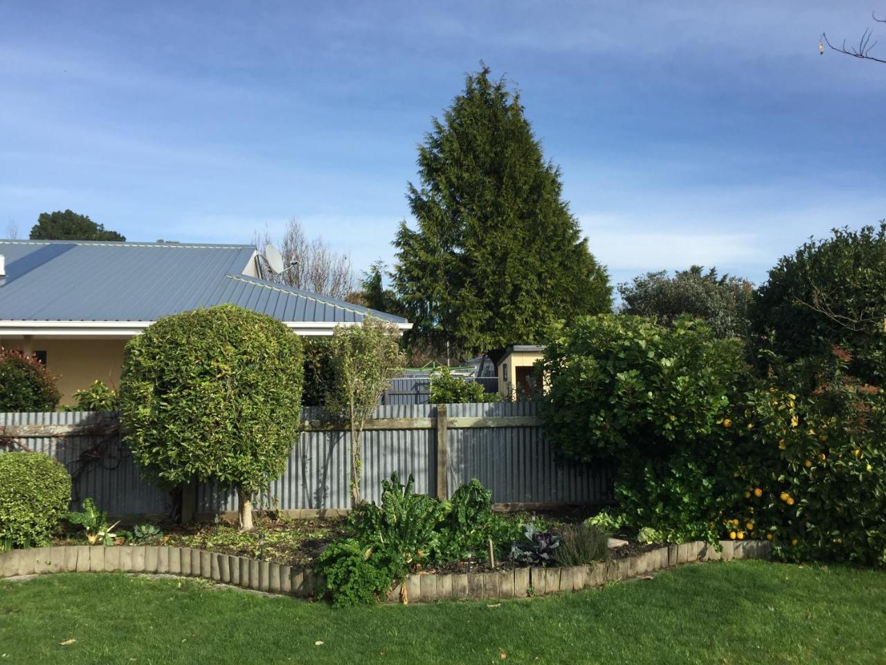 Cosy, Central Greytown Sleepout Exterior photo