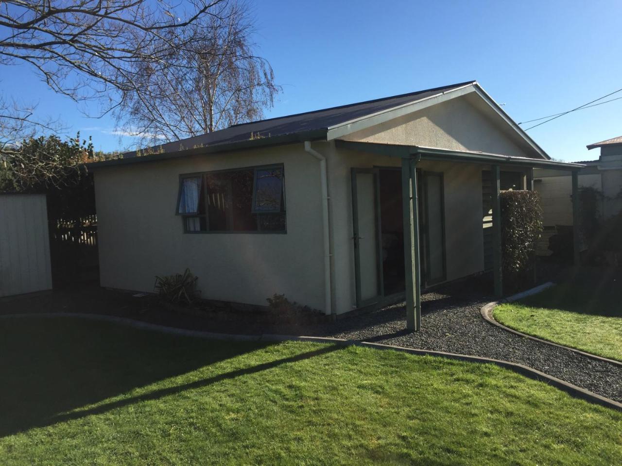 Cosy, Central Greytown Sleepout Exterior photo